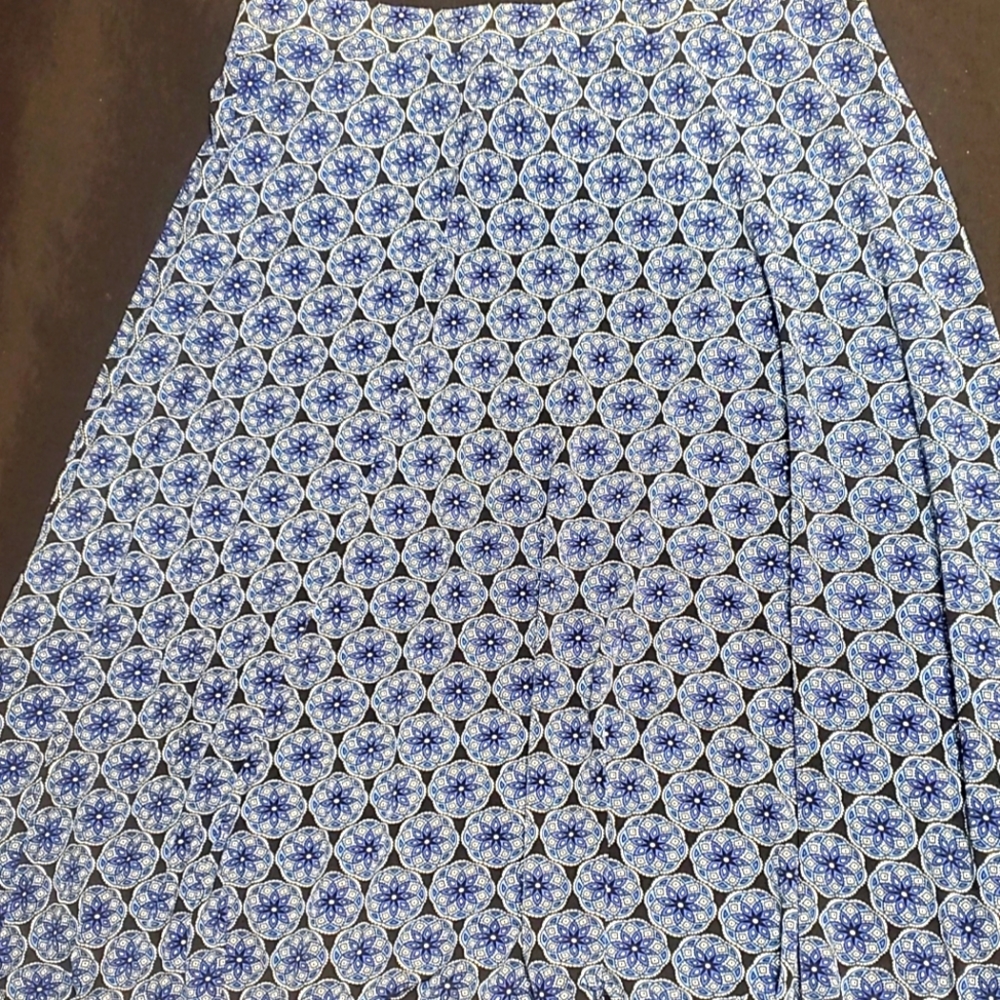Womens George size medium skirt